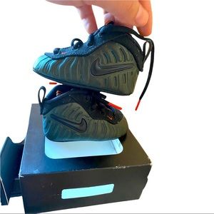 Toddler nike shoe 2c